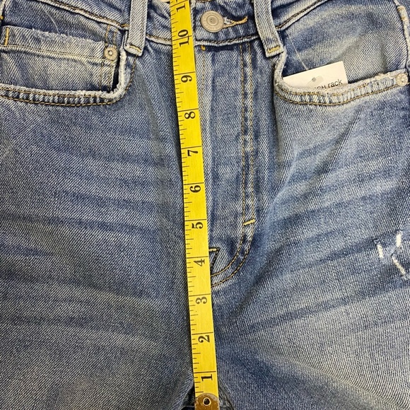 Free People NWT We The Free Women 24 Light Wash Blue Skinny Leg Jeans Distressed - Picture 9 of 11